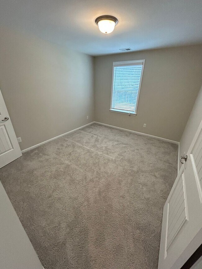 Building Photo - 3 Bedroom/ 2.5 Bathroom Berwick area in Sa...