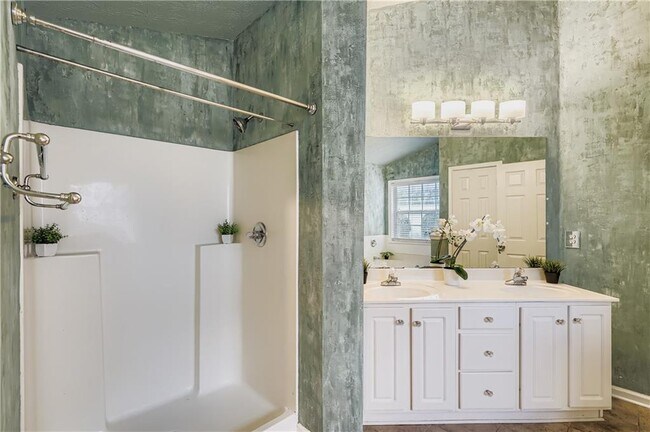 Building Photo - 1975 Heatherton Rd