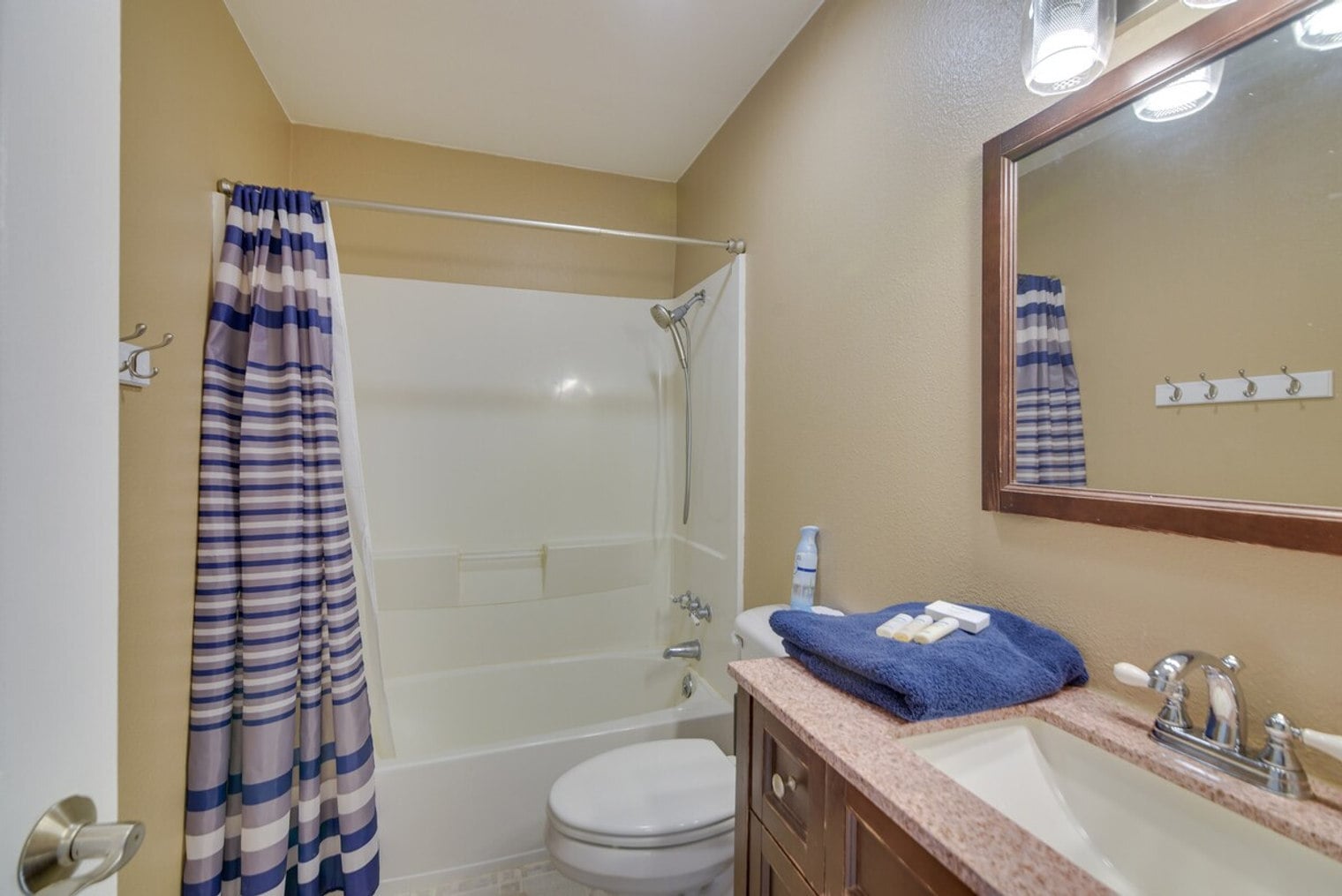 Building Photo - 465 Springmeadow Way