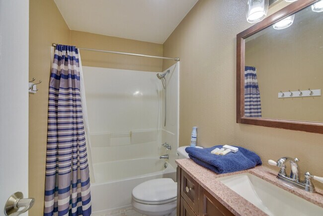 Building Photo - 465 Springmeadow Way