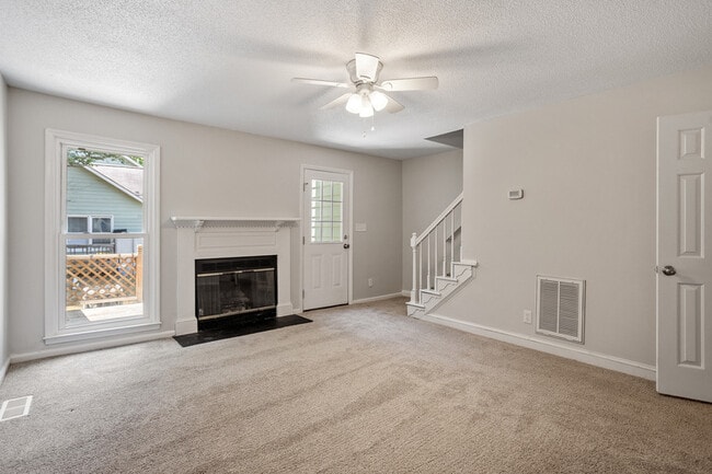 Building Photo - 516 Caprice Ct