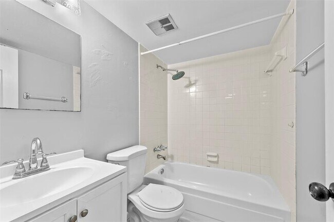 Building Photo - 7173 Orange Dr
