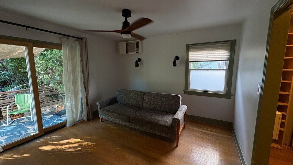 Building Photo - 851 N Ogden Dr