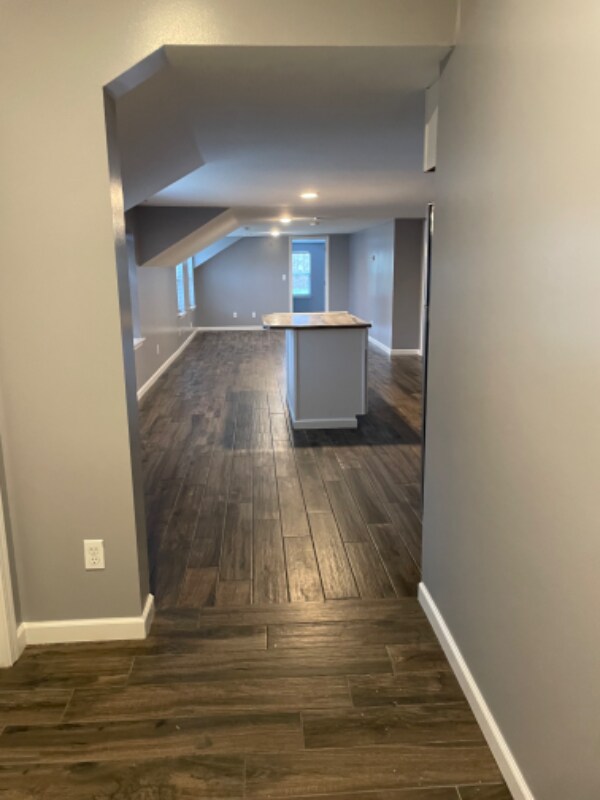 Building Photo - 116 E Main St