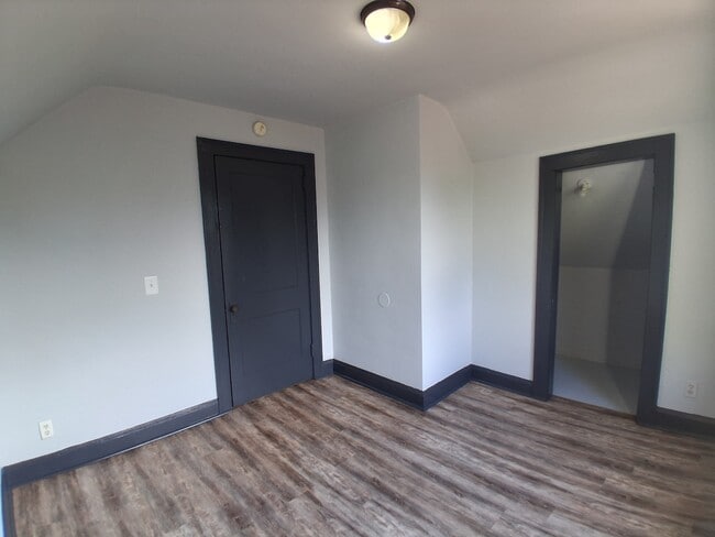 Building Photo - 120 S Crawford St