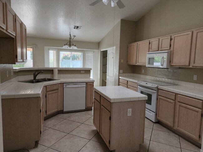 Building Photo - 1126 W Grand Caymen Dr
