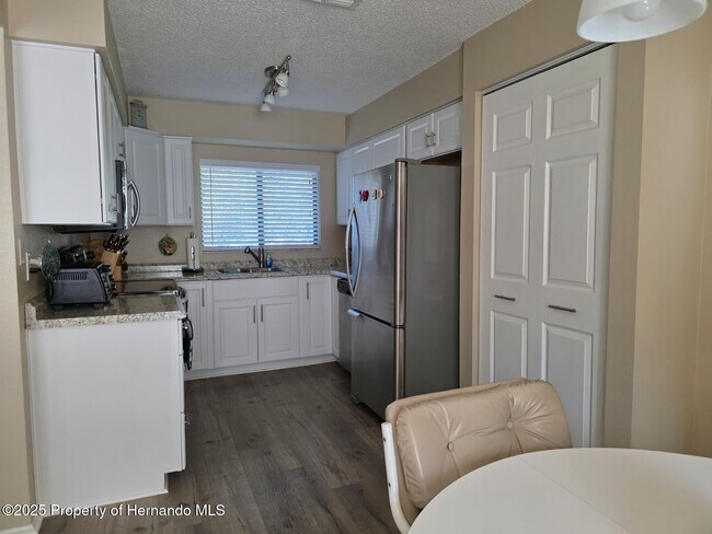 Building Photo - 9478 Nakoma Way