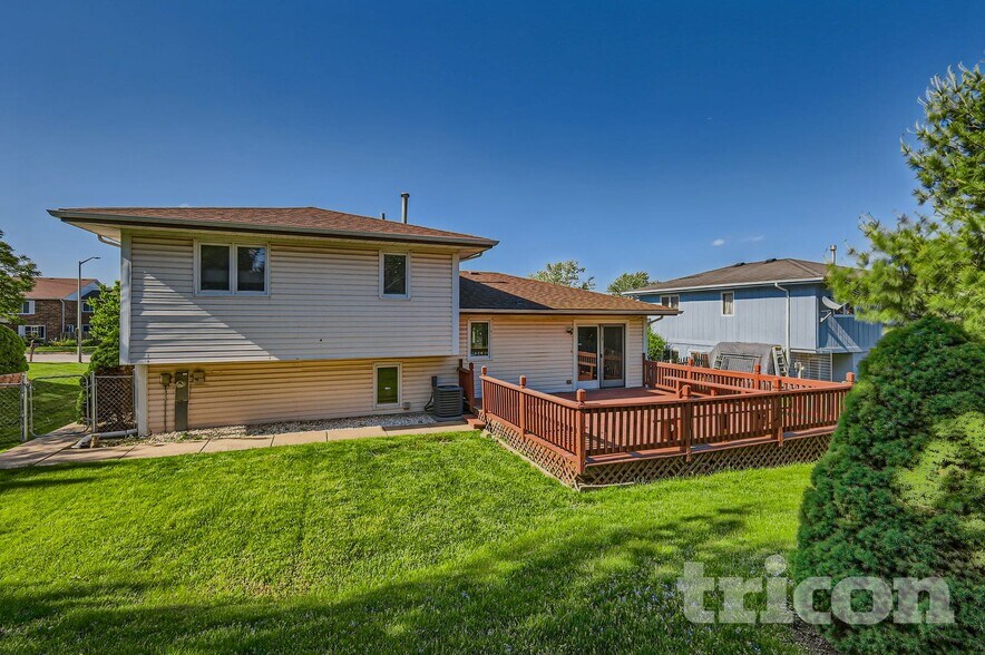 Building Photo - 285 Polo Club Dr