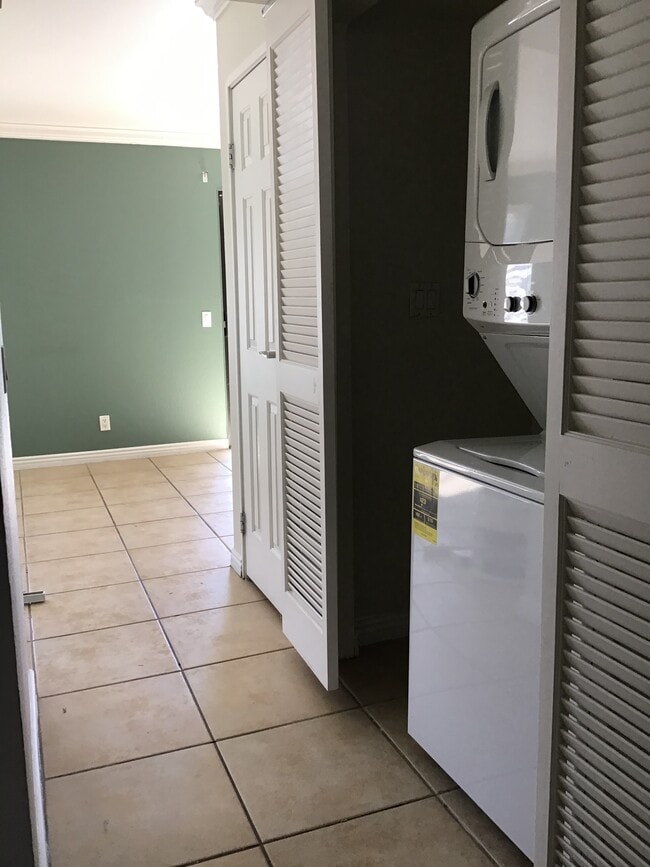 Building Photo - 43376 Cook St