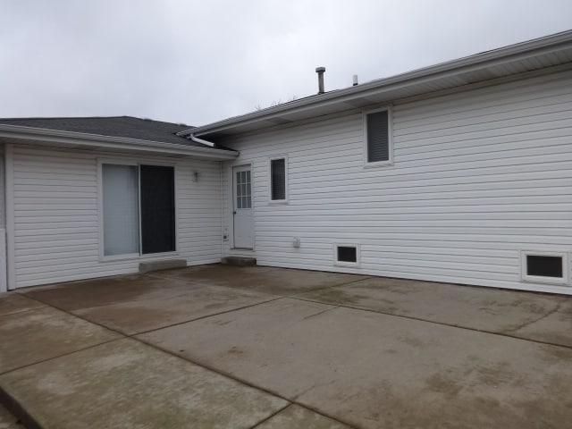 Building Photo - 2012 Primrose Dr