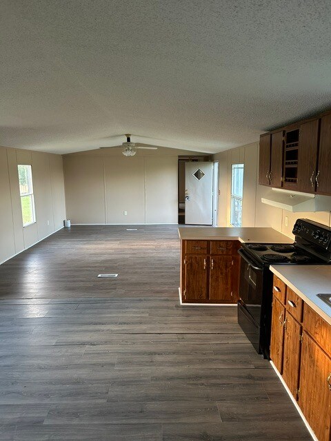 Building Photo - 2553 Cavanah Rd