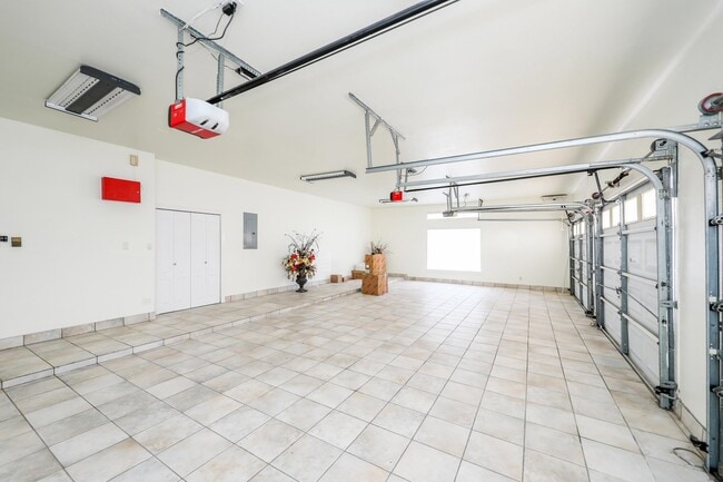 Building Photo - 314 Bordeaux Dr