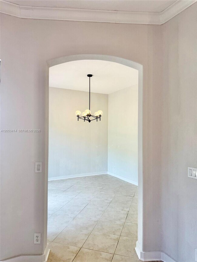 Building Photo - 4946 SW 38th Way