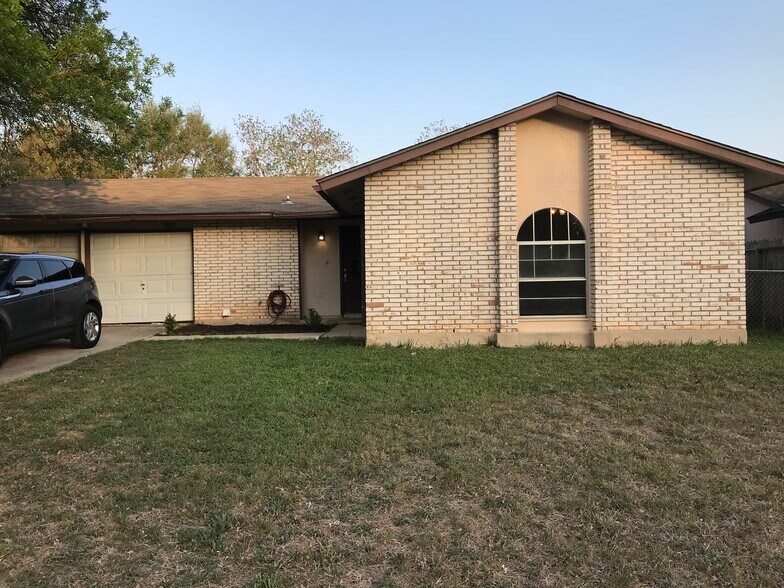 Building Photo - 10822 Green Brook Dr