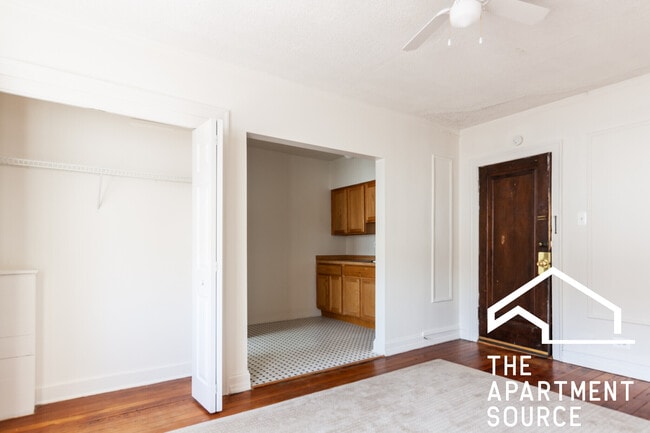 Building Photo - 4531 N Ashland Ave