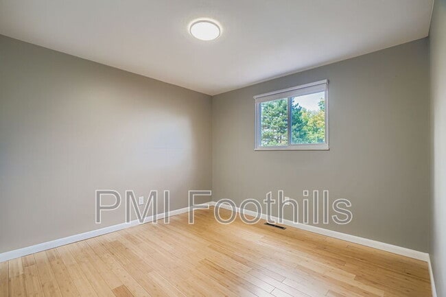 Building Photo - 10909 W 65th Way