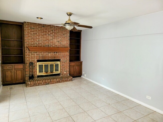 Building Photo - 719 Radnor Dr