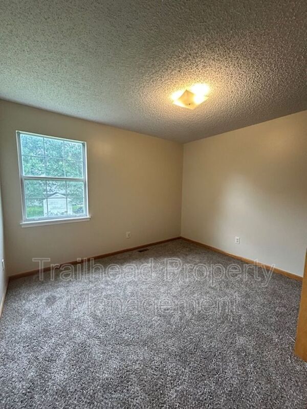 Building Photo - 1113 Dean Dr
