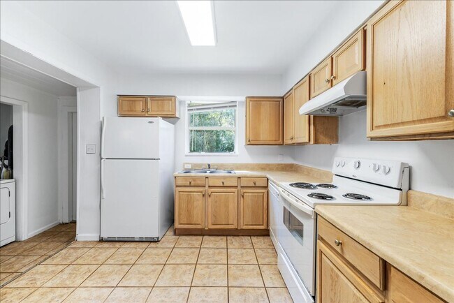Building Photo - 205 Juniper Dr