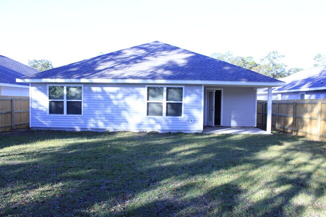 Building Photo - 5402 Peach Dr