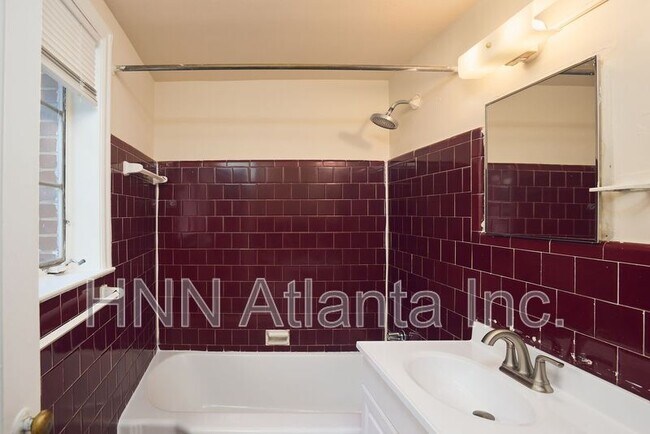 Building Photo - 1339 Briarwood Dr NE