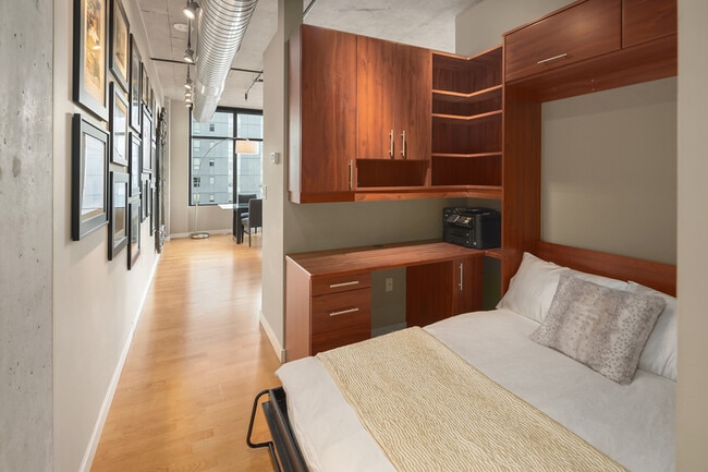 Building Photo - 2720 3rd Ave