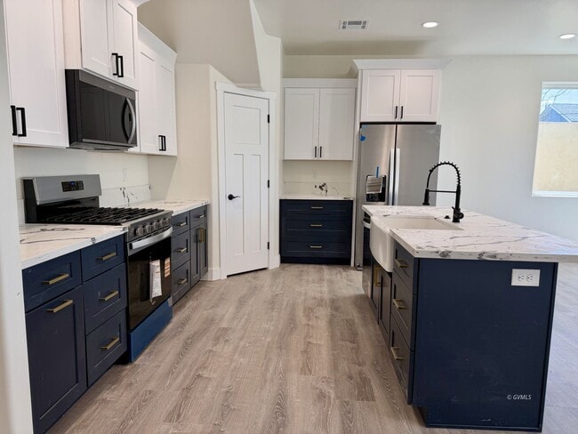 Building Photo - 1204 S Central Ave