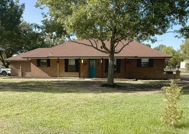 Primary Photo - 11 Maree Ct