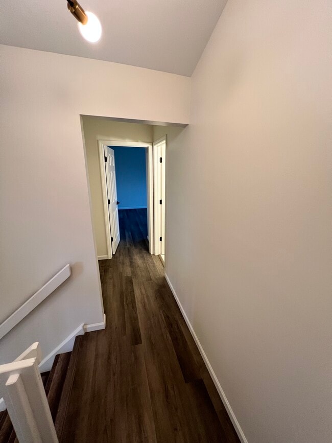 Building Photo - 666 Mariner Dr