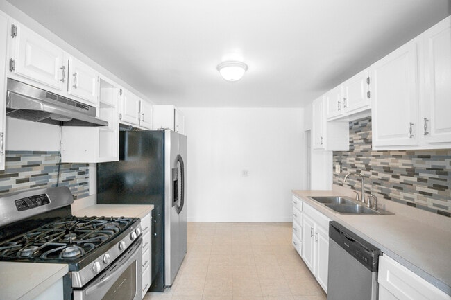 Building Photo - 235 N Ardmore Ave