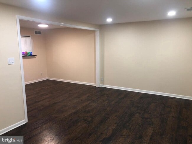 Building Photo - 13013 Townsend Rd