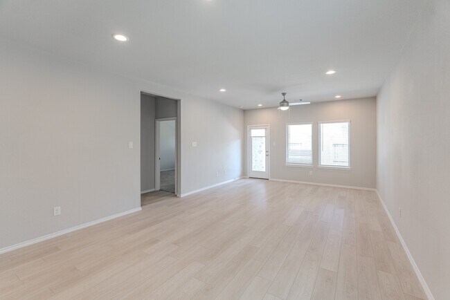 Building Photo - 9327 Colonial Bent Pl