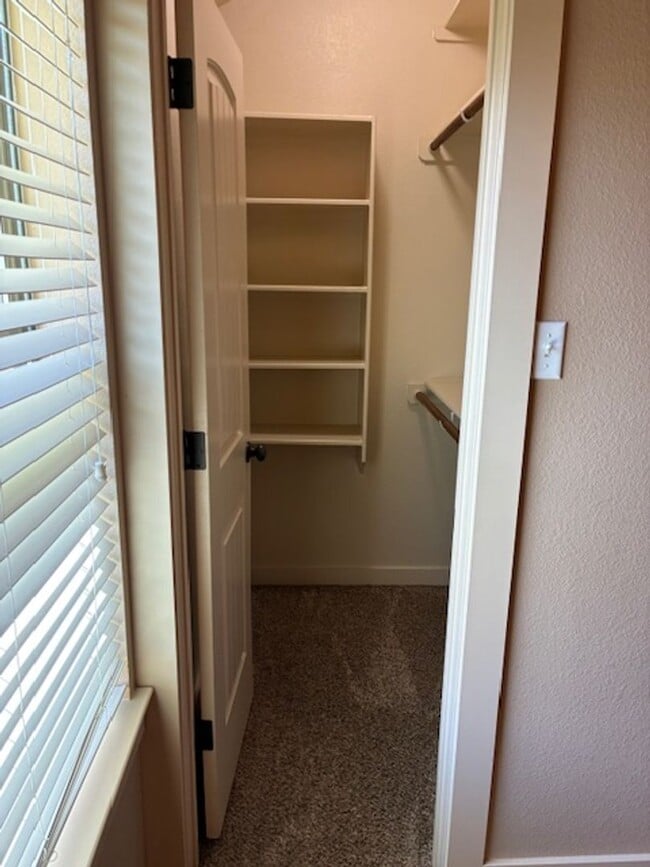 Building Photo - 3301 Lineage Loop