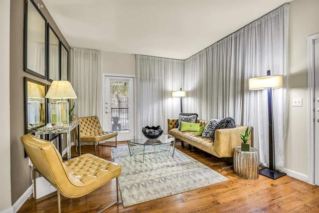 Building Photo - 625 E Stassney Ln