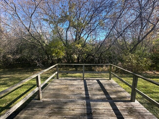 Building Photo - 1301 Lizabeth Ln