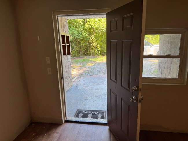 Building Photo - 1143 Indian Gap Cir