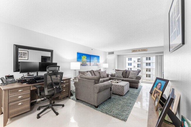 Building Photo - 3215 S Ocean Blvd