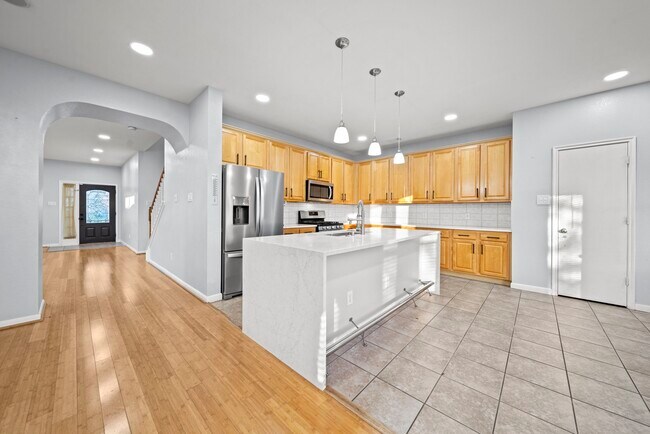 Building Photo - 6323 Channelbrook Ln