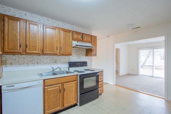 Building Photo - Charming 2-Bedroom Ranch Home with Garage and Spacious Backyard in Dover, DE