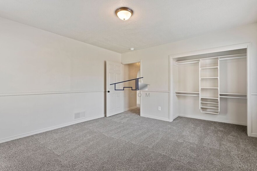 Building Photo - 352 Harrison Blvd