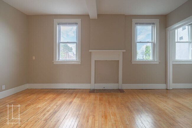 Building Photo - 2487-2491 Summit St.