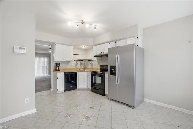 Building Photo - 710 Waters Dr