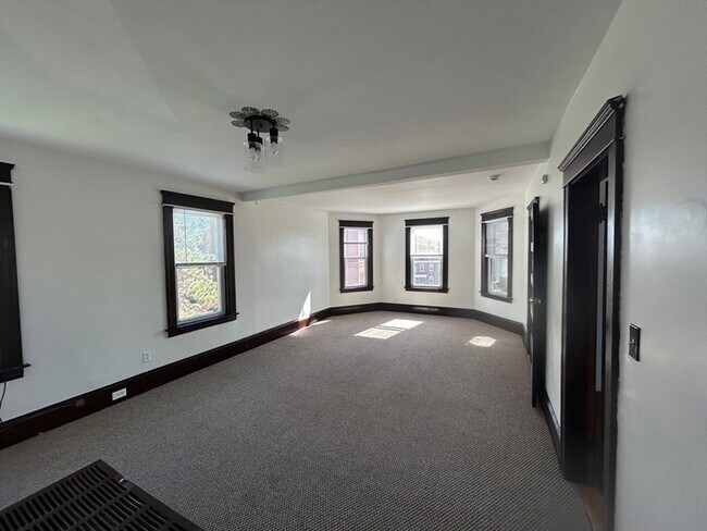 Building Photo - 31 Chrome St