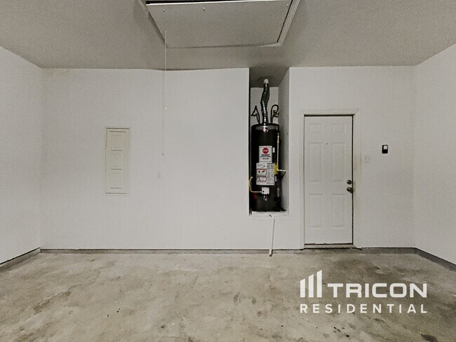 Building Photo - 7123 Durango Creek Dr