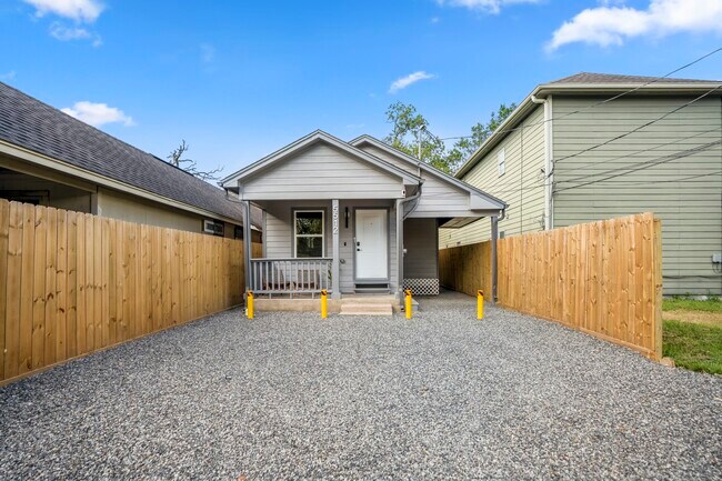 Building Photo - 5512 Texas St