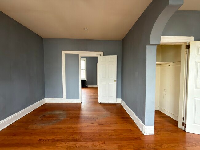 Building Photo - 225 Lembeck Ave