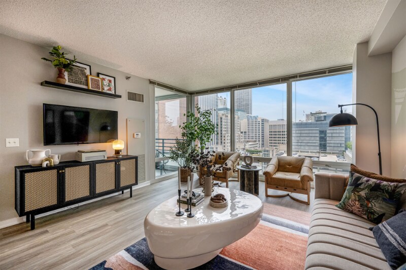 Building Photo - 331 E Ohio St