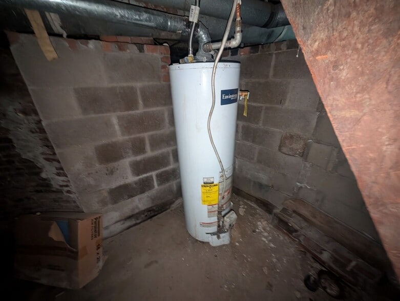 Building Photo - 1214 W Butler St