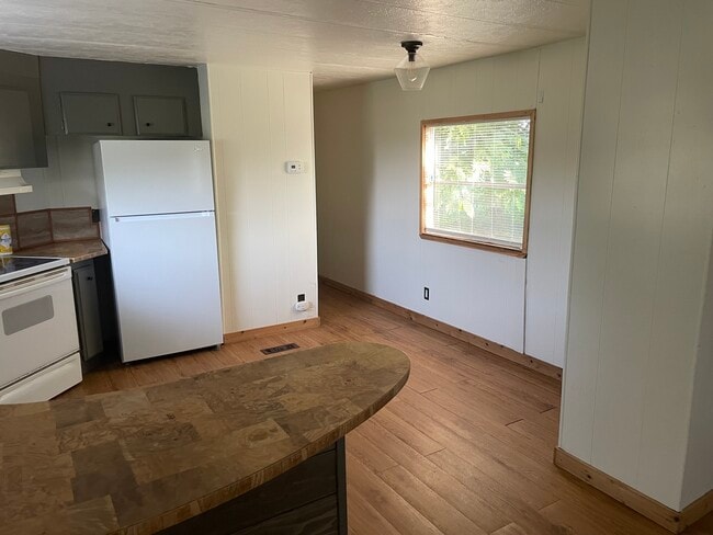 Building Photo - 3818 Co Rd 826