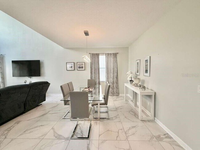 Building Photo - 8894 Candy Palm Rd